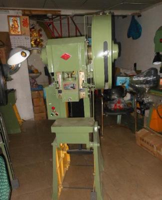 【批發(fā)零售沖床 J23-6.3T開式可傾壓力機/普通沖床】價格_廠家_圖片 -